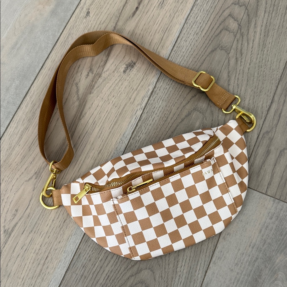 Checkered Fawny pack